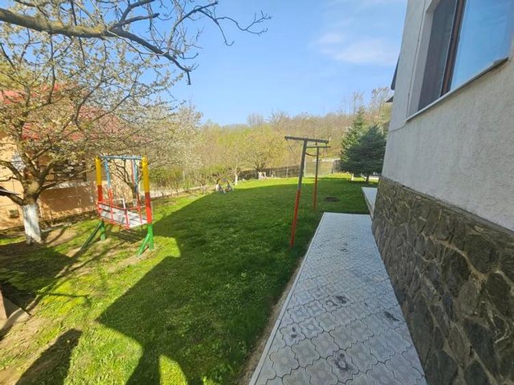 VILĂ ELEGANTĂ CU PRIVELIȘTE DEOSEBITĂ – VALENII DE MUNTE - 21