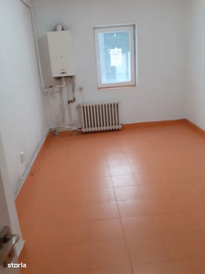 Spatiu comercial , zona Spitalul Judetean - 3