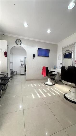 Spatiu ideal pentru afacerea ta  Tomis 3, parter bloc, pretabil pt mai multe ac - 1