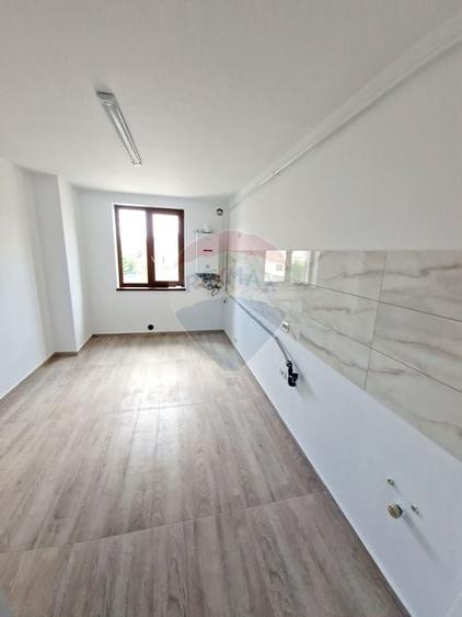 Apartament nou, 2 camere cu balcon - 12