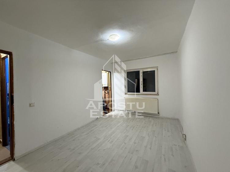 Apartament o camera, centrala proprie, bucatarie inchisa, zona Stadion - 1