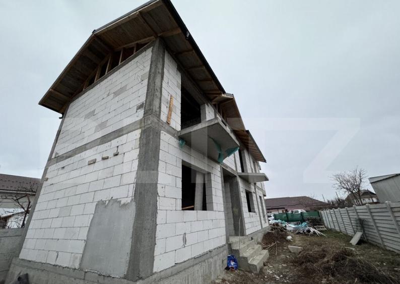 Casa la rosu, cu 4 camere, 145 mp utili, 356 mp teren, zona - 2