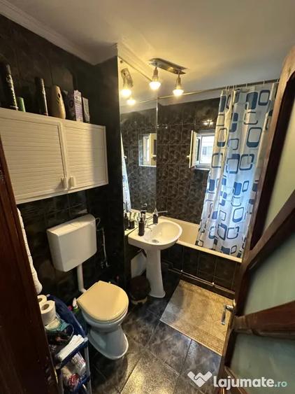 Apartament cu 2 camere decomandat, mobilat în Central