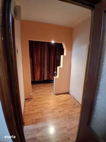 Apartament cu 3 camere decomandat în Sud
