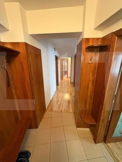 Apartament cu 4 camere decomandat, mobilat în Sud-Vest