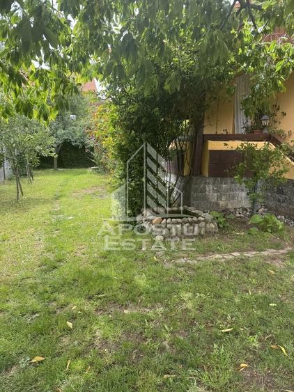Casă individuală cu 7 camere cu Canalizare în Ghiroda