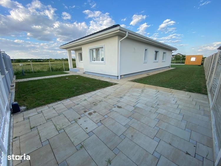 Casă cu 4 camere cu Teren 731 Mp în Moșnița Nouă