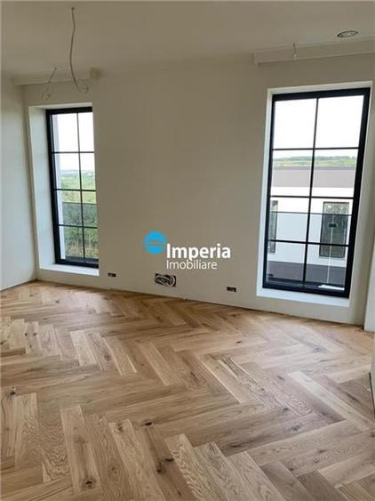 Casă individuală cu 5 camere cu Teren 500 Mp în Rediu
