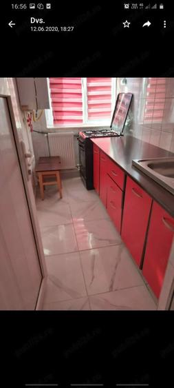 Apartament cu 3 camere decomandat în Exterior Vest