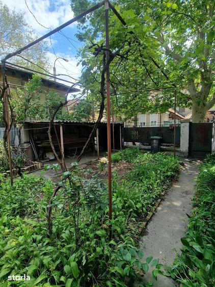 Casă cu 9 camere cu Teren 413 Mp în Parcul Carol