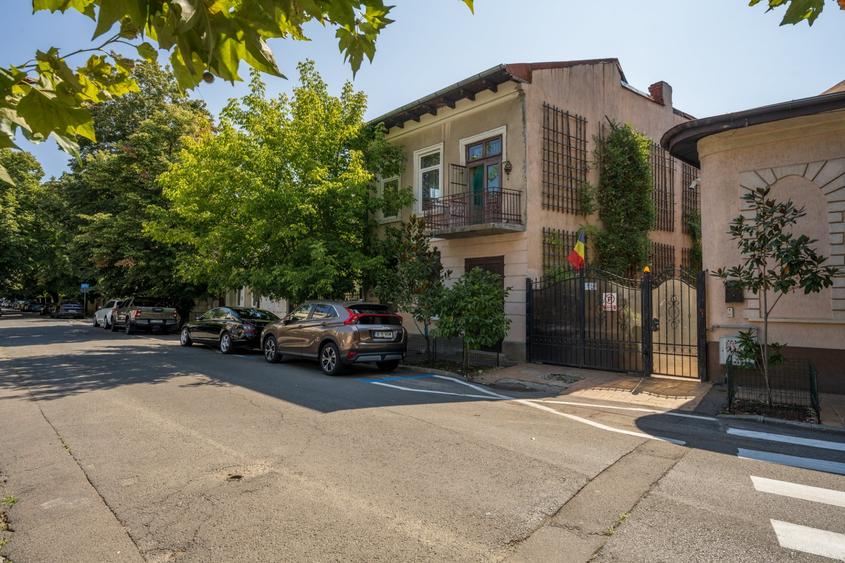 Apartament cu 3 camere semidecomandat în Pache Protopopescu
