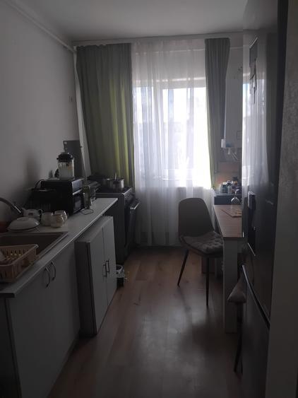 Apartament cu 3 camere semidecomandat în Dacia