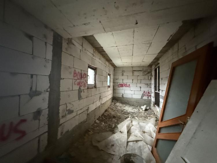 Casă cu 4 camere cu Canalizare în Sucevița
