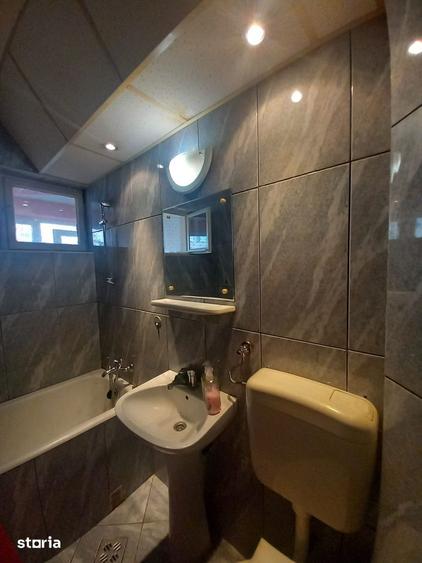 Apartament cu 3 camere decomandat în Republicii