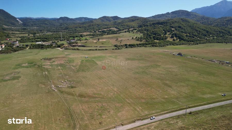 Teren de 14500 mp, în Glăjărie