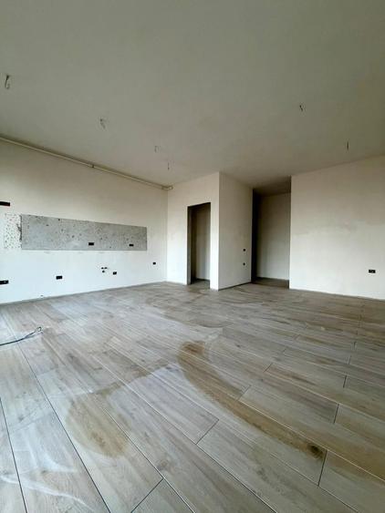 Apartament cu 2 camere decomandat în Plopi