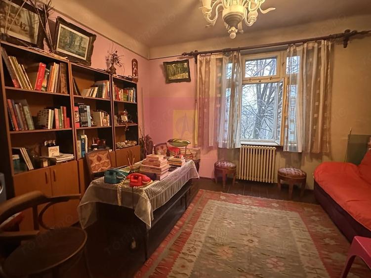 Apartament cu 4 camere semidecomandat în Ferdinand
