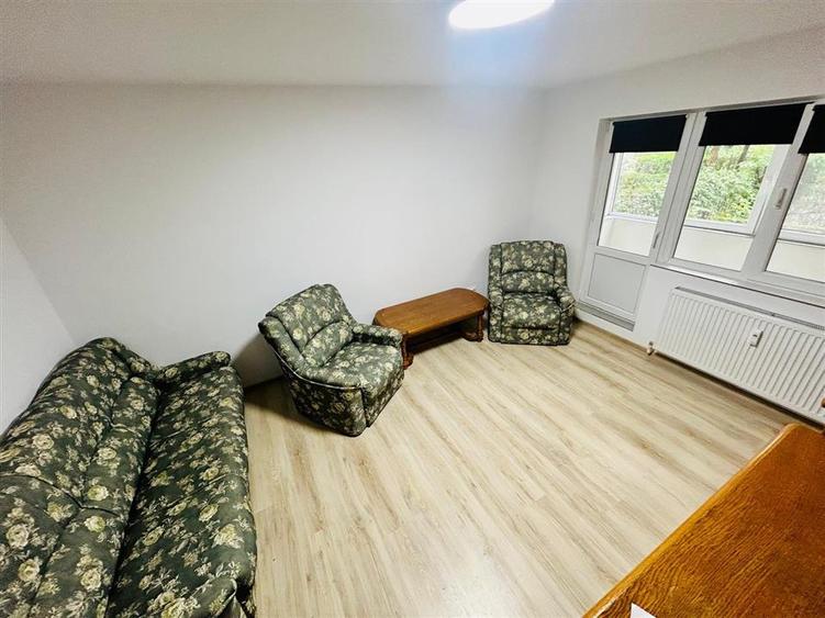 Apartament cu 2 camere decomandat în Podu Roș