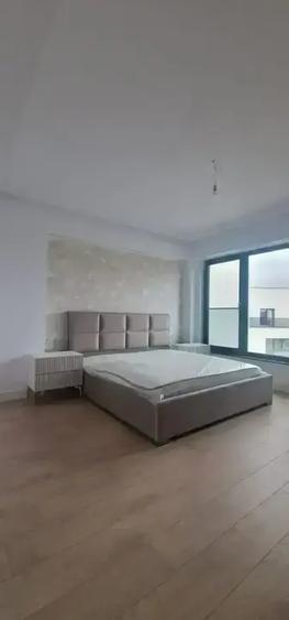 Penthouse cu 4 camere decomandat, mobilat în Timpuri Noi