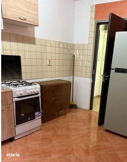 Apartament cu 3 camere, mobilat în 9 Mai
