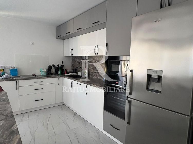 Duplex cu 6 camere cu Canalizare în Nord-Est