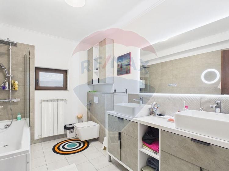 Vilă moderna si luminoasa 2011, cu 5 camere, 500mp curte si garaj - 8