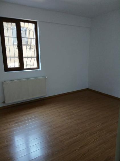 Apartament cu 3 camere decomandat în Bucureștii Noi