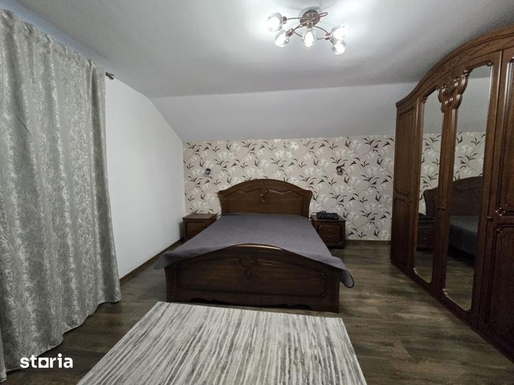 Casă cu 5 camere cu Teren 2200 Mp în Târgșoru Vechi