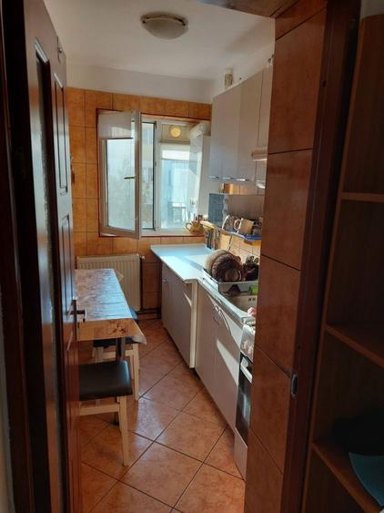 Vand apartament 3 camere micro 4 - 8