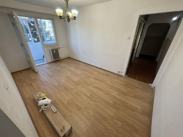 Apartament 3 camere zona Km 4 5 - 2