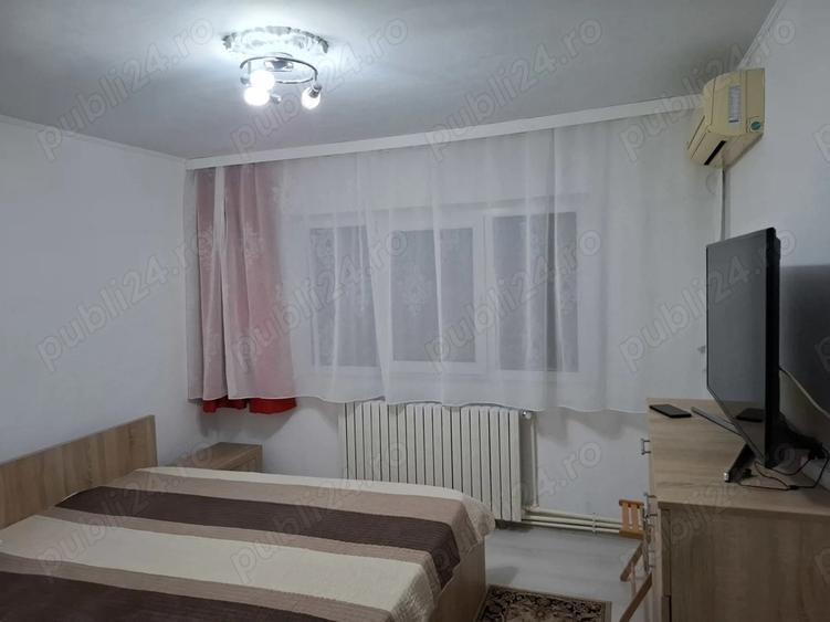 Vand apartament 2 camere decomandat zona Anda, detalii intre orele 16.00 - 19.00 - 5