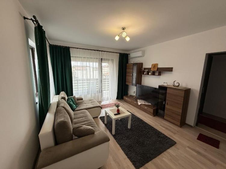 Inchiriere apartament 2 camere zona Tractorul - Coresi - 1