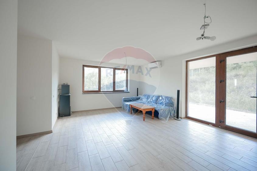 De vanzare Casa noua  cu 4 camere, teren 1190 mp  Cartier Podgoria - 21