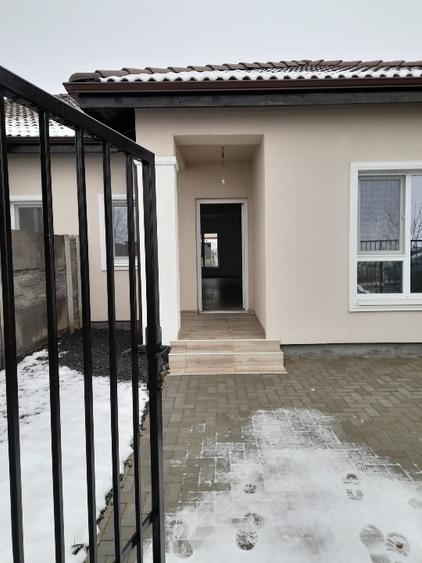 Proprietar vind duplex - 10