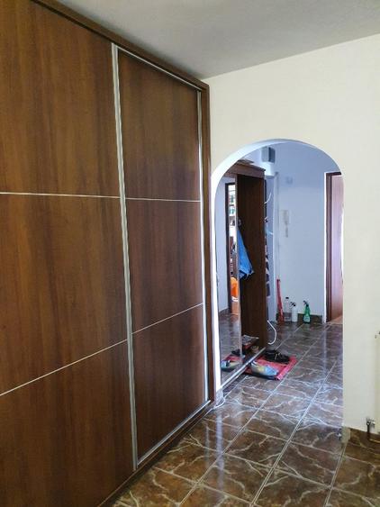 Ap. 3 camere , posibilitate in rate timp de 1 an ( acte notariat), Piata 1 Mai  - 2