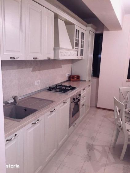 Apartament cu 3 camere decomandat în Faleza Nord