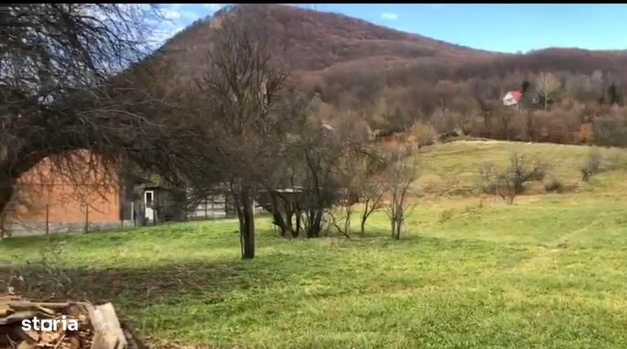 Teren intravilan Slanic Moldova | Strada principala | 1.000 mp - 2