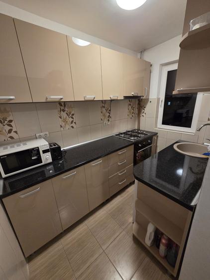 Inchiriez apartament 4 camere - etaj 1 - 16