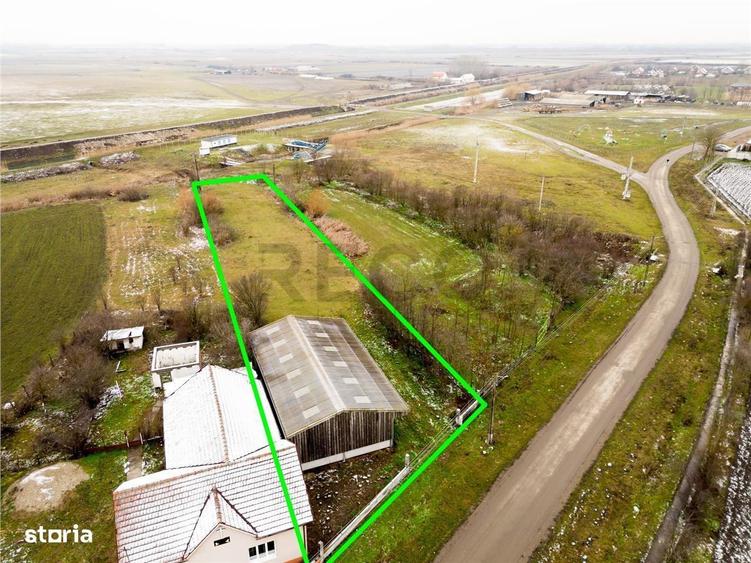 RECO . Teren intravilan cu hala metalica in Roit . - 5