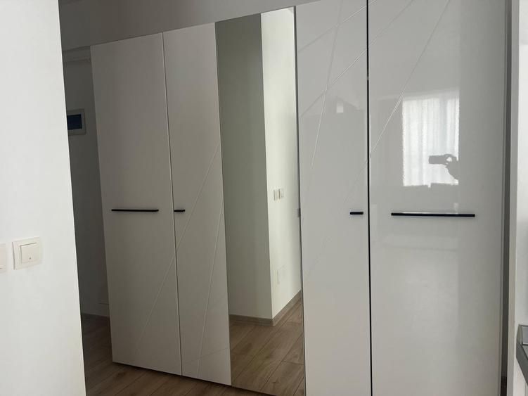 2 camere decomandat  mobilat , utilat , bloc nou, loc parcare inclus, 2 balcoane - 4