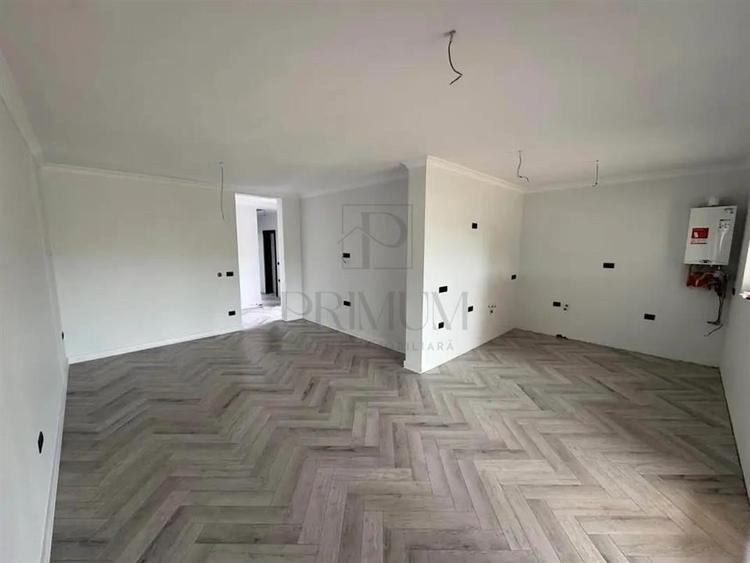 Duplex pe plan -  4 camere - toate utilitatile - 8