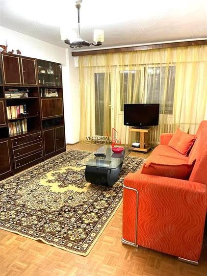 Apartament decomandat, et.4/10langa Metrou OBOR - 1