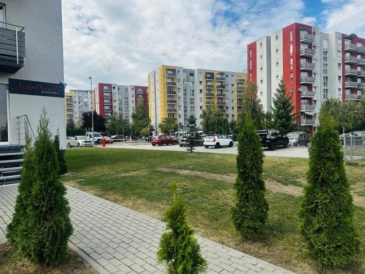 Spatiu Comercial de Vanzare cu 24 de locuri de parcare Spatiu Comercial de Vanzare cu 24 de locuri de parcare