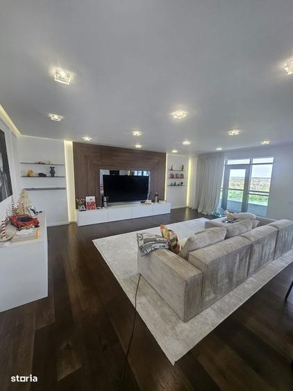 Apartament cu 5 camere decomandat în Exterior Vest