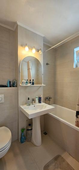 Inchiriez apartament cu 2 camere,decomandat, situat pe B-dul Mihai Viteazu - 7