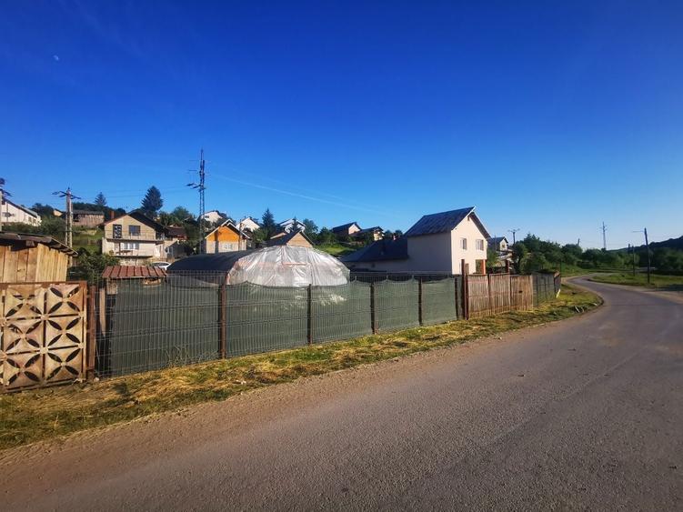 Teren intravilan 800 mp Ocnita Dambovita | utilitati la limita | acces 2 strazi | 20.000 - 2