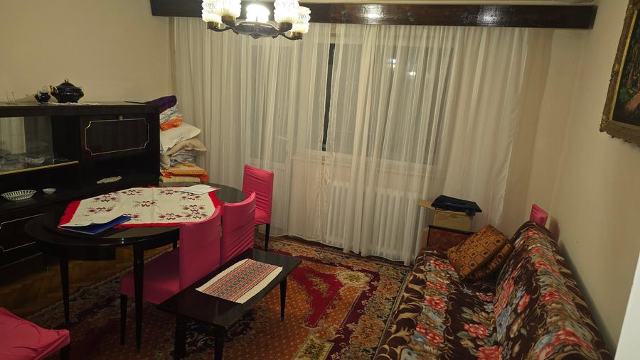 Vand apartament cu 3 camere decomandat in Deva, zona George Enescu etaj 1, - 1