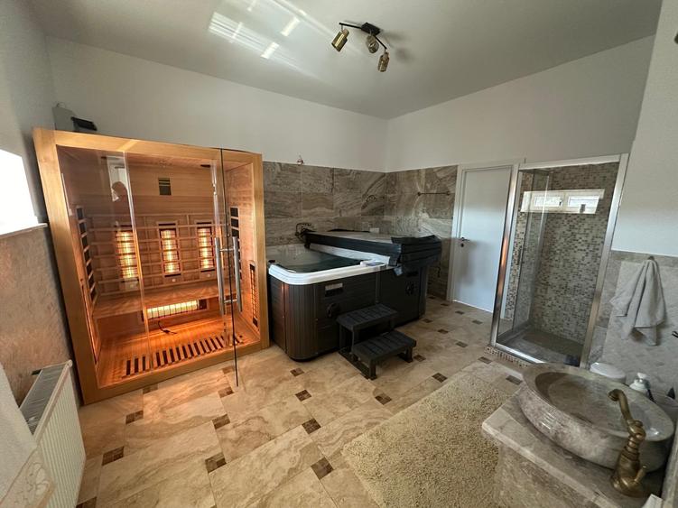 Vila superba cu vedere la lac - posibilitate alipire teren cu iesire la lac - 35