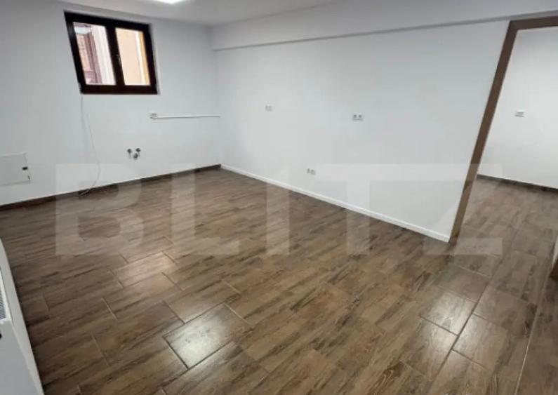 Spatiu de birouri, zona centrala - 1