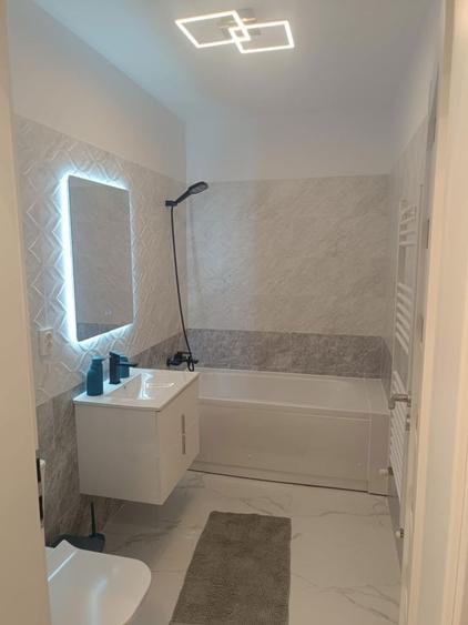 Inchiriez apartament doua camere decomandat - 1